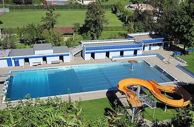 zeigt das Freibad in Windischgarsten