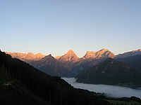 Stodertaler Bergwelt bei Sonnenaufgang