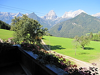 Ausblick vom Balkon bei Zimmer Schwertlilie